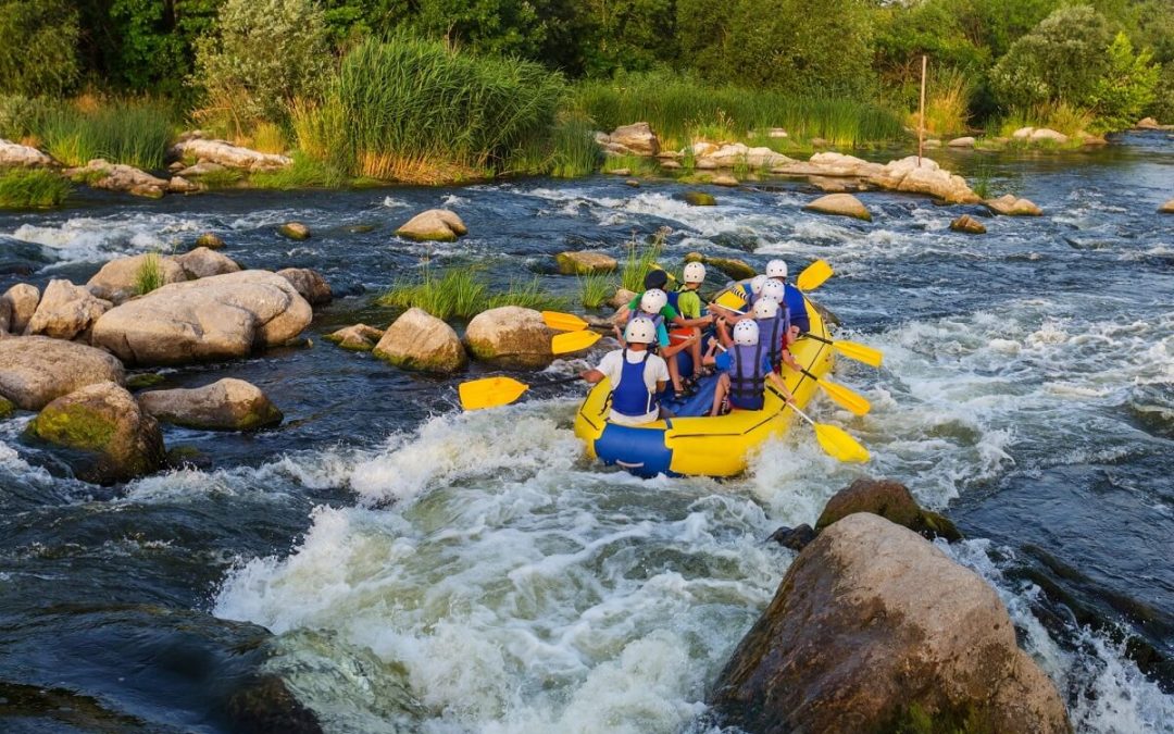 Aventura de Rafting, Cuevas y Descanso en Alojamiento de la Costa Cálida