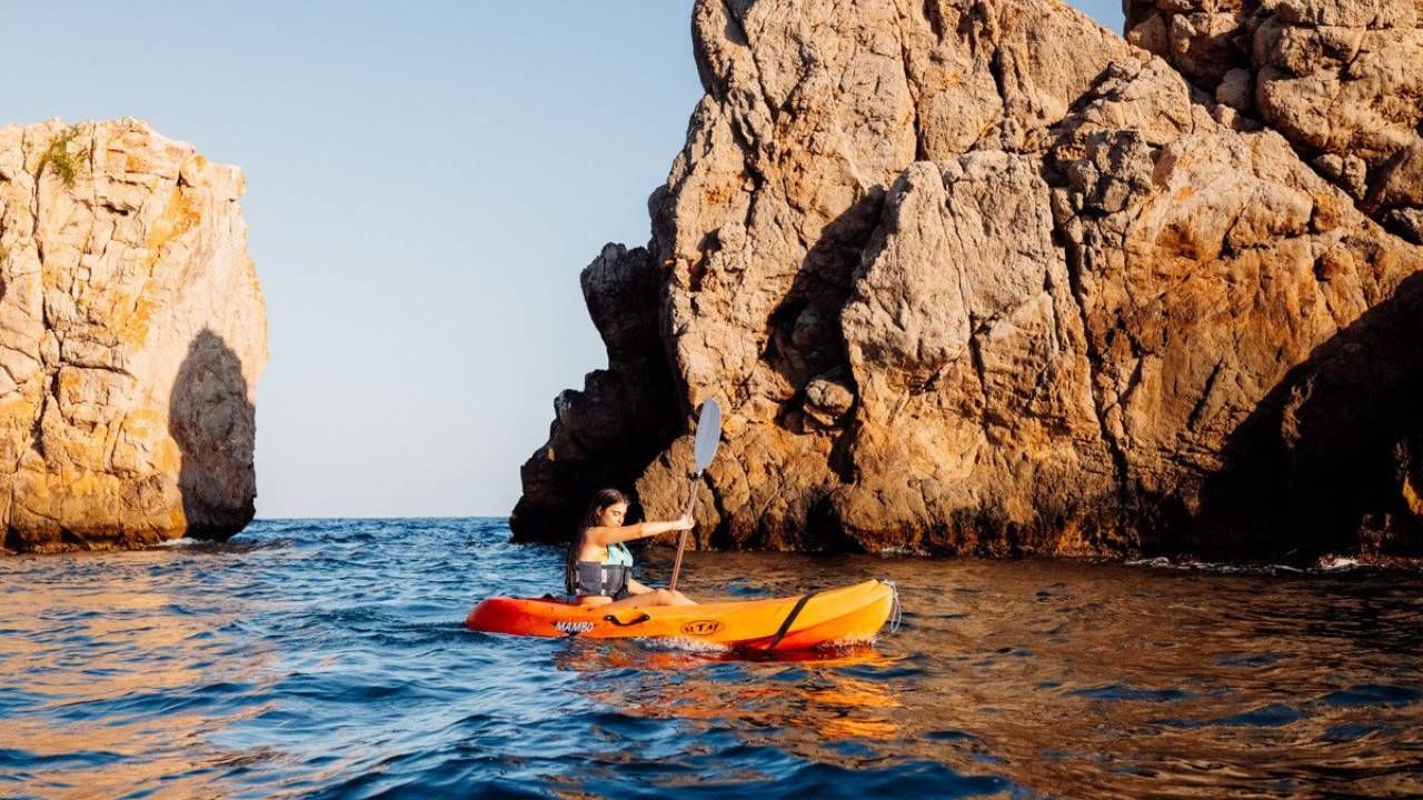 Kayak en la Costa Cálida Explora el Mar Menor y sus Playas